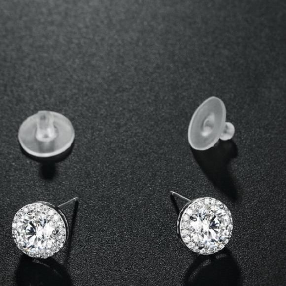 NEW 18K WHITE GOLD DIAMOND EARRINGS, beautiful Earrings, cute Earrings - Picture 8 of 8